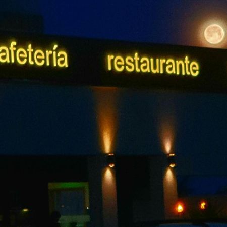 Hotel Moya Navalmoral De La Mata Kültér fotó