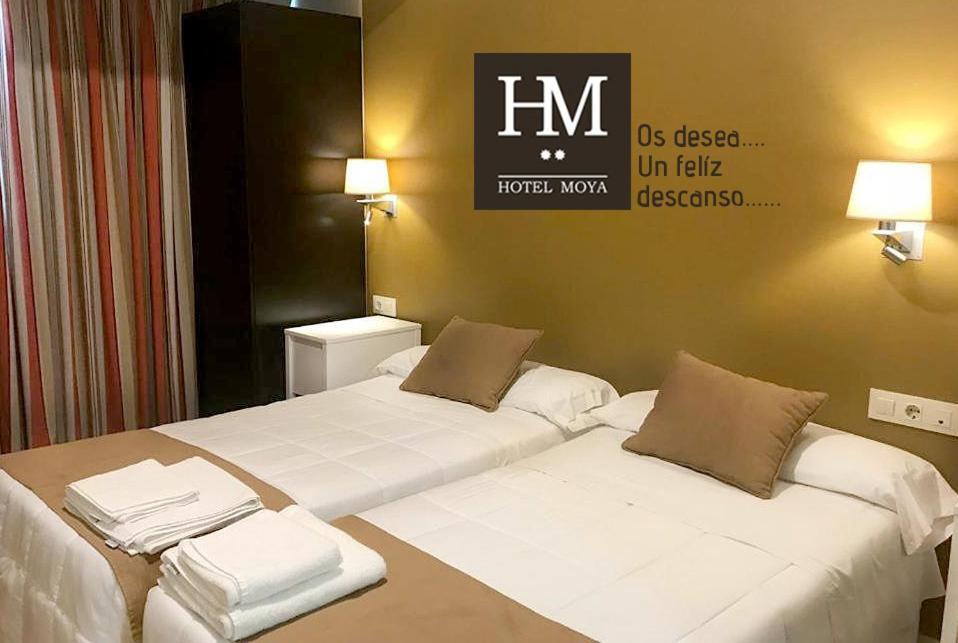 Hotel Moya Navalmoral De La Mata Kültér fotó